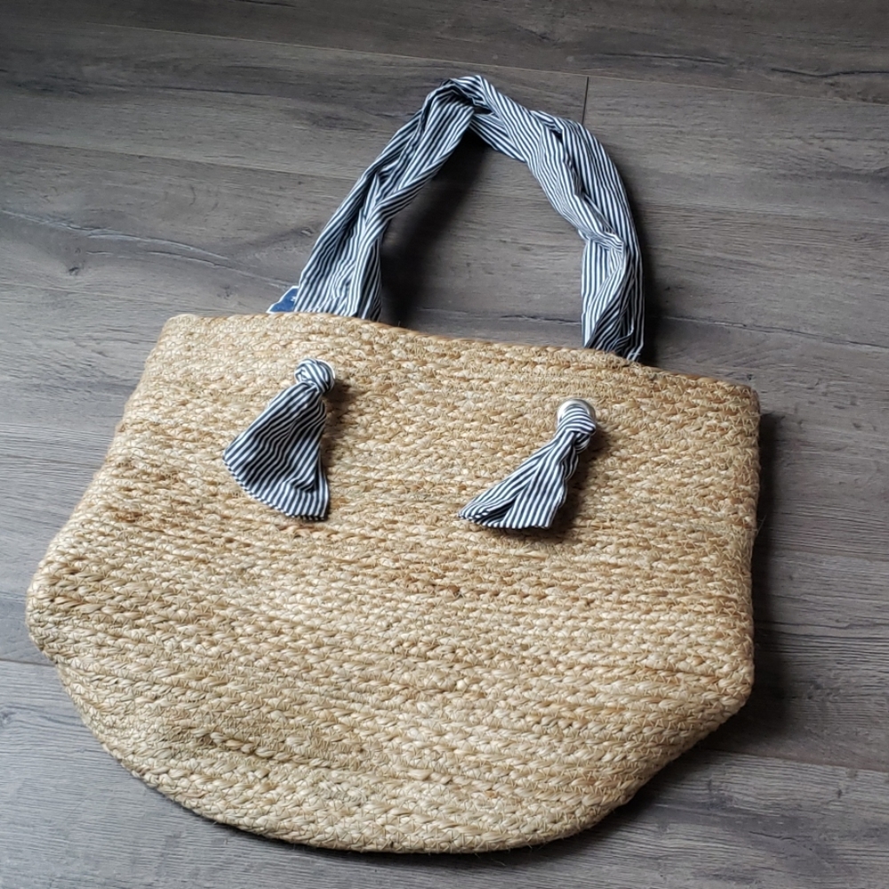 Straw Tote / Beach Bag NWT